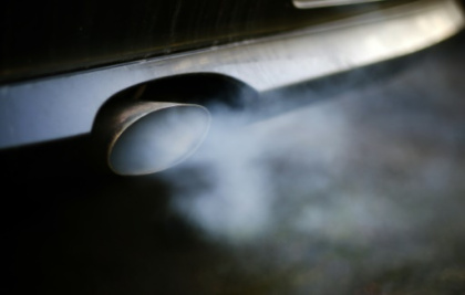 Divided EU ministers agree auto emission curbs.jpg
