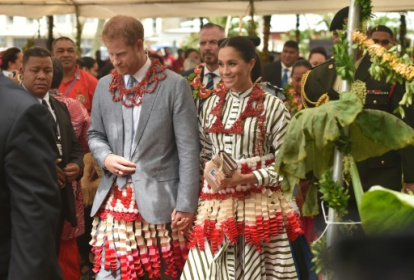 Harry and Meghan step out in matching skirts in Tonga.jpg