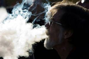 US unveils partial ban on flavored e-cigarettes..jpg