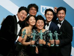 'Parasite' invades Oscars race with stunning SAG award win.jpg