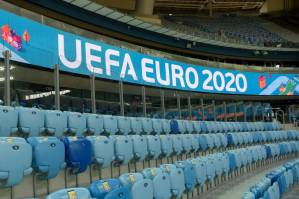 Exit l'Euro-2020, le foot se résigne à un Euro-2021.jpg