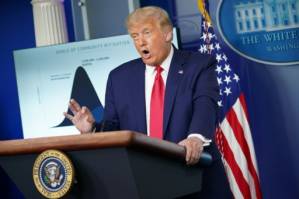 Trump doubles down on vaccine timeline, contradicts top expert.jpg
