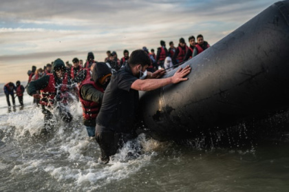 France, UK sign new deal on thwarting migrant Channel crossings.jpg