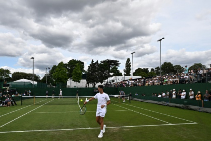 Wimbledon hopefuls do battle in qualifying event.jpg
