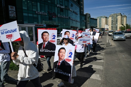 Mongolians to vote in poll dominated by corruption worries