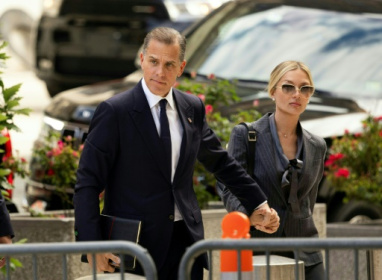 Biden's son Hunter stands trial on gun charge.jpg