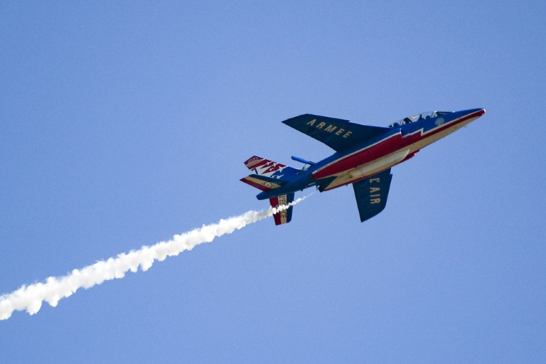 Three survive mid-air crash of French air force acrobatics team