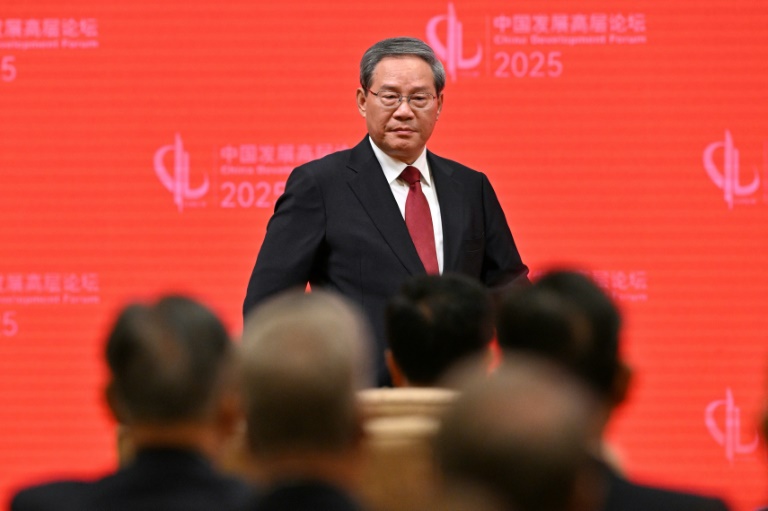 Chinese premier calls for 'dialogue' as US senator visits Beijing