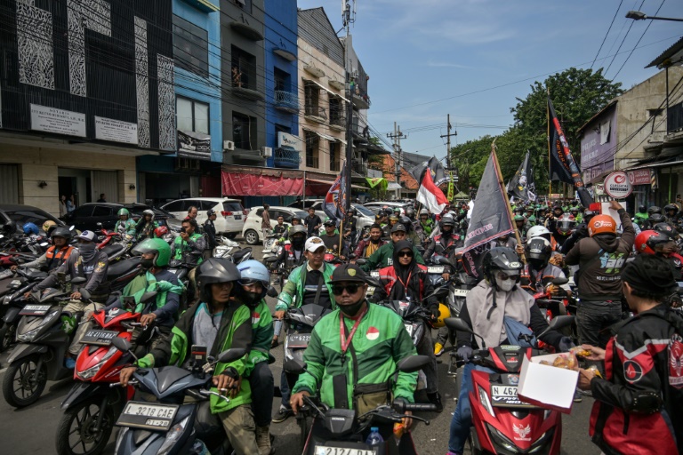 Indonesian gig drivers protest demanding lower app fees