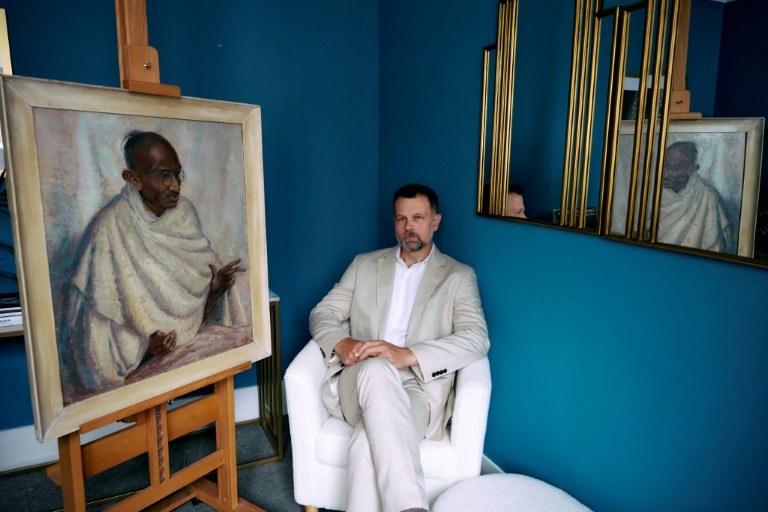 'Hidden treasure': Rare Gandhi portrait up for UK sale