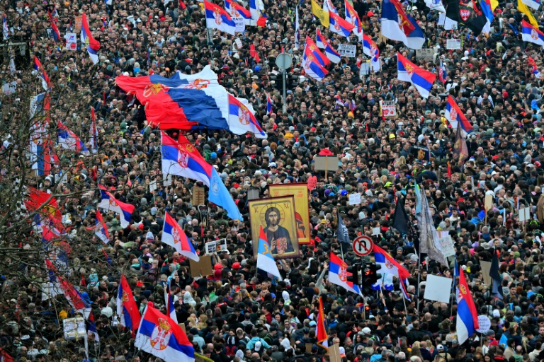 Serbian students, unions join forces for anti-corruption protest