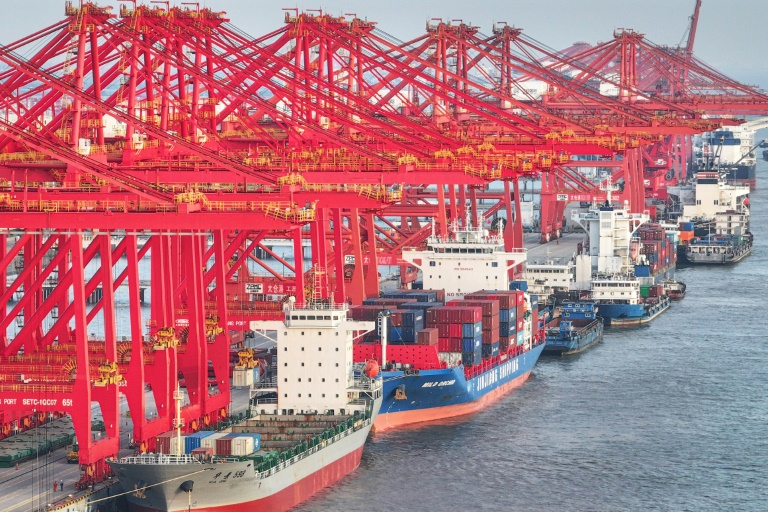 China, US slash sweeping tariffs in trade war climbdown