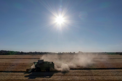 A combine harvest in Lincolnshire, eastern England, as Britain suffers its driest spring in over a century - Ben Stansall, Ben Stansall (AFP)