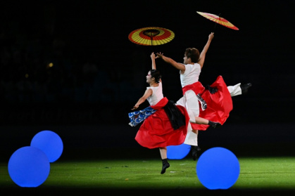 Performers representing Japan at the closing ceremony of the Hangzhou Asian Games - Philip FONG (AFP)