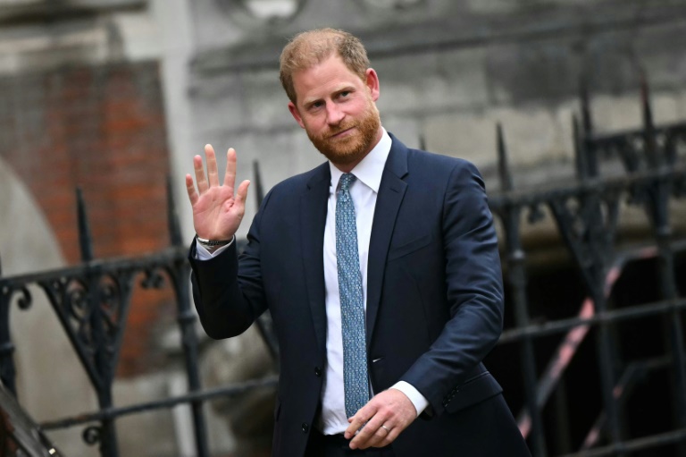 Prince Harry cleared of 'bullying' in African charity row