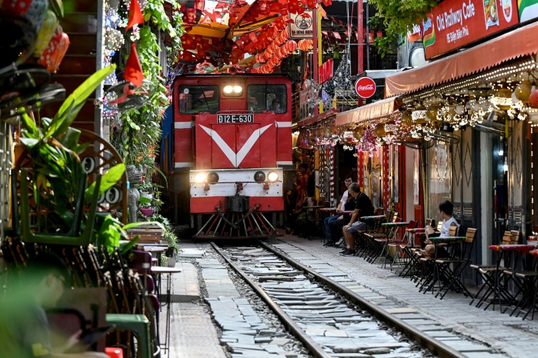 Tourists dice with danger on Hanoi's train street
