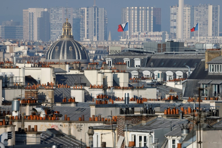 Parisians hot under the collar over A/C in apartments