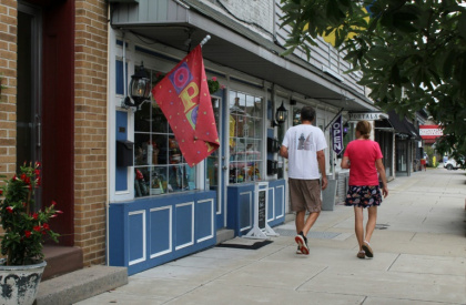 Cafes, art galleries and souvenir shops line the main street of Berkeley Springs, West Virginia - Paul NOLP (AFP)