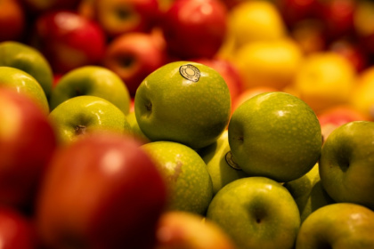Vinegar ultimately made from apples has become a byword for unverified health claims promoted on social media - JOEL SAGET (AFP)