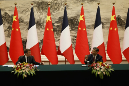 French President Emmanuel Macron has asked China's Xi Jinping in previous meetings to help end the Ukraine war, but without much success - LUDOVIC MARIN (AFP)