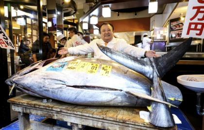 'Tuna King' Kiyoshi Kimura stumped up a record $3.2 million for the hefty bluefin tuna - STR (AFP)