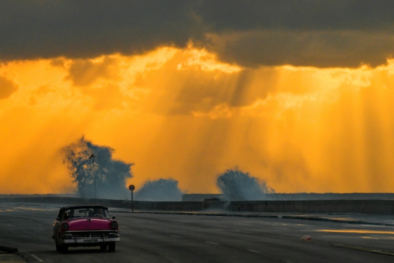 Cuban tourism in crisis; visitors repelled by fuel, power shortages