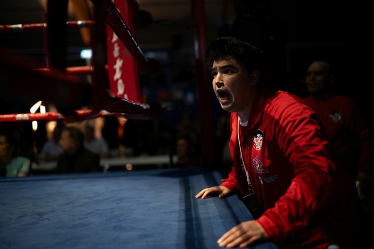 Greenland's teenage boxers throwing punches to survive
