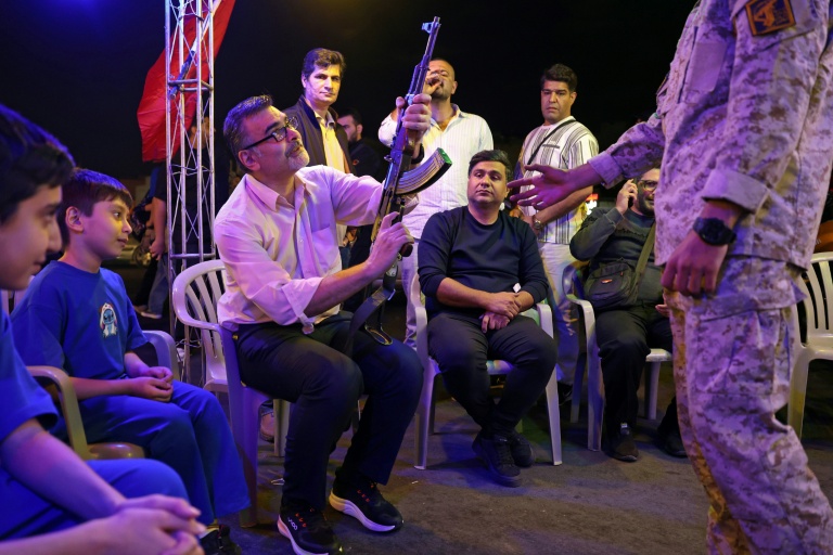 Iran civilians learn assault rifle basics to fend off US