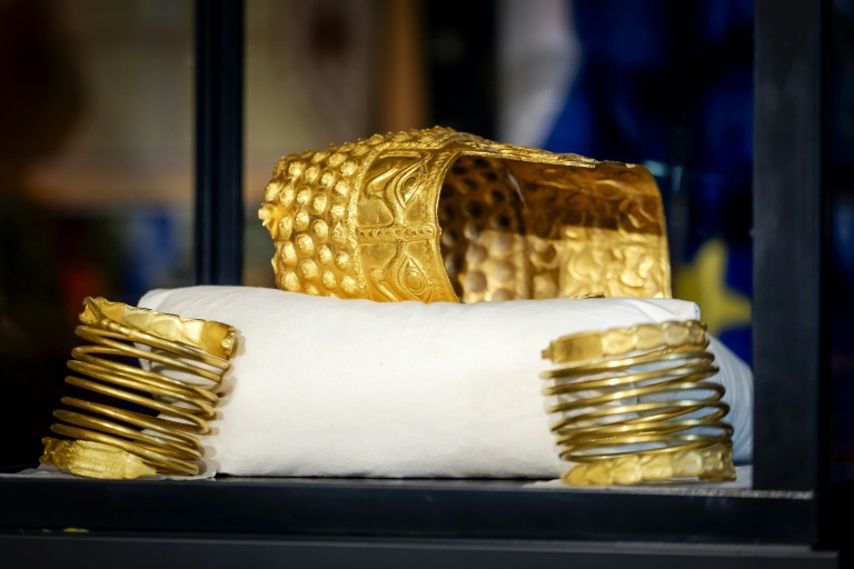 'Extraordinary news': Dutch recover stolen gold Romanian helmet