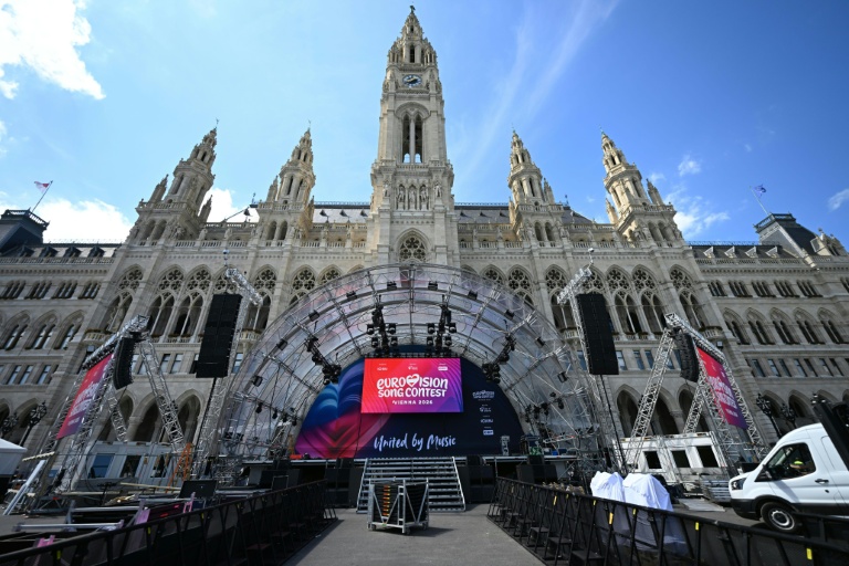 Selfies galore as Eurovision kicks off in Vienna