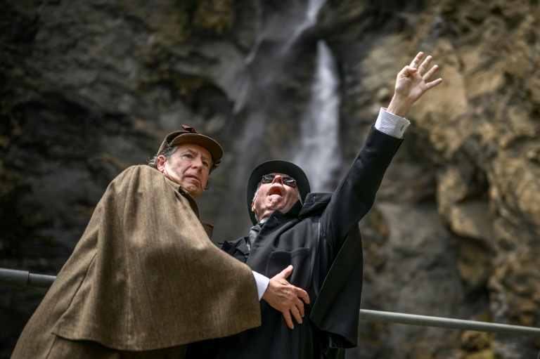 Sherlock Holmes fans recreate fateful duel at Swiss falls