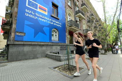 The EPC meeting in Yerevan brings together the members of the European Union and, this time, 21 other countries, from Albania to Britain and Ukraine - KAREN MINASYAN (AFP)