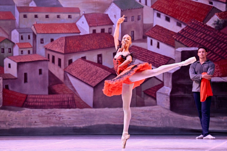Show must go on for ballerinas in crisis-hit Cuba