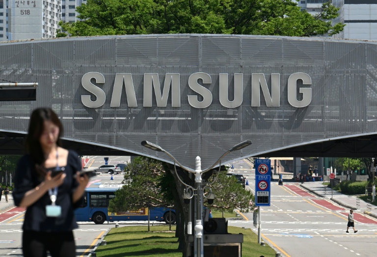 Samsung workers approve bonus deal after big AI profits