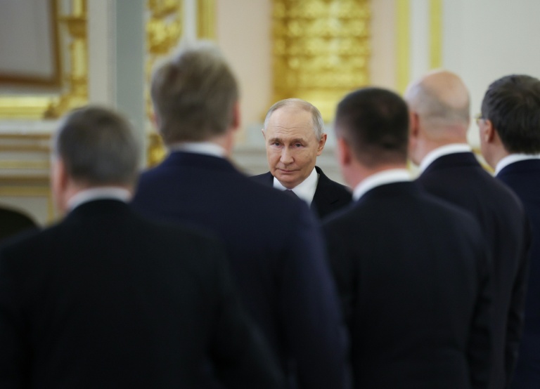 Putin to confront weak economy at 'Russian Davos', under threat of Ukrainian drones