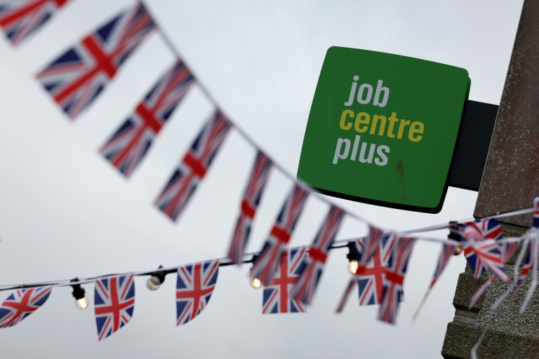 UK risks a 'lost generation' of jobless young people
