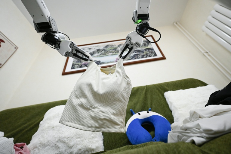 AI robot cleaners leave the lab for China's living rooms
