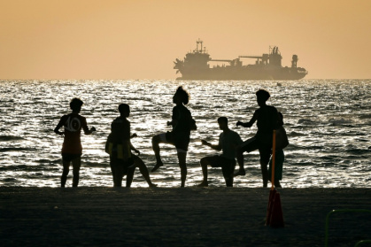 With international tourists shunning Dubai's luxury resorts during the US-Iran conflict, the industry is offering cut-price deals to locals for short getaways - FADEL SENNA (AFP)